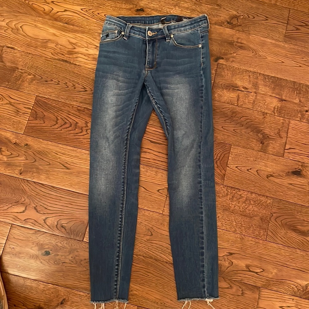 Res denim, skinny jeans, frayed bottoms
